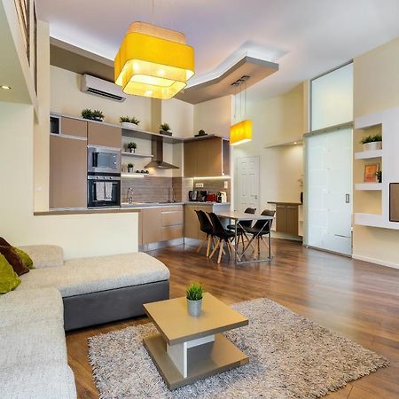 Spacious & Stylish Apartment In Downtown Budapest Luaran gambar
