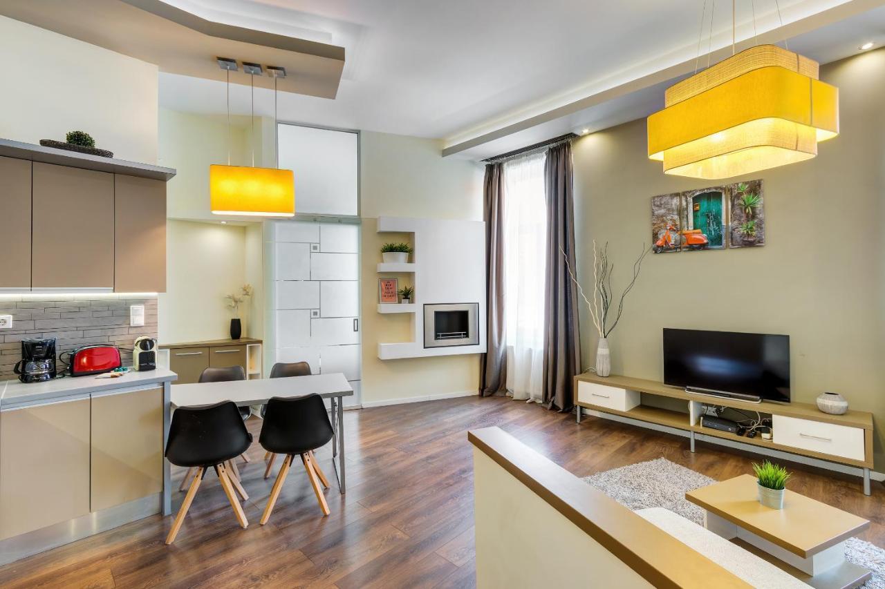 Spacious & Stylish Apartment In Downtown Budapest Luaran gambar
