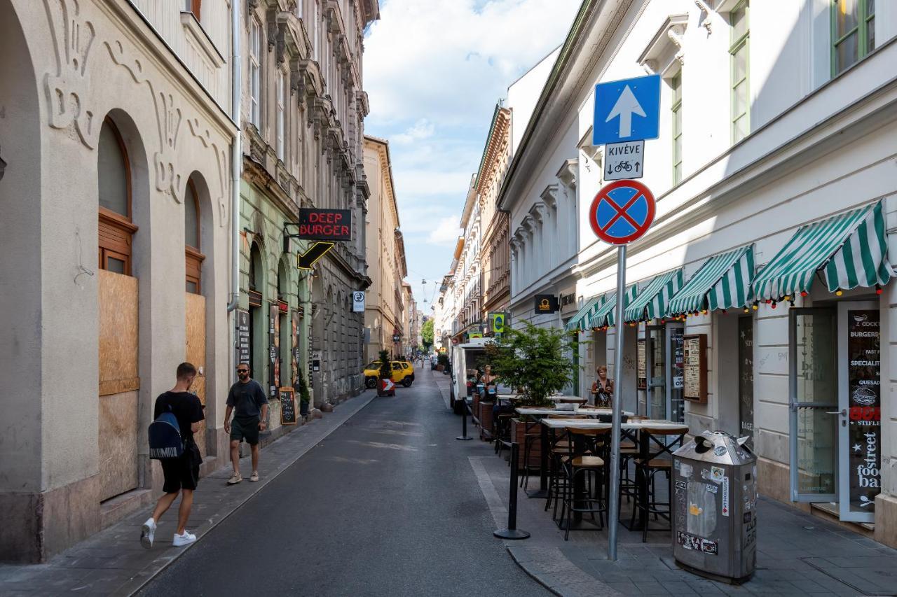 Spacious & Stylish Apartment In Downtown Budapest Luaran gambar
